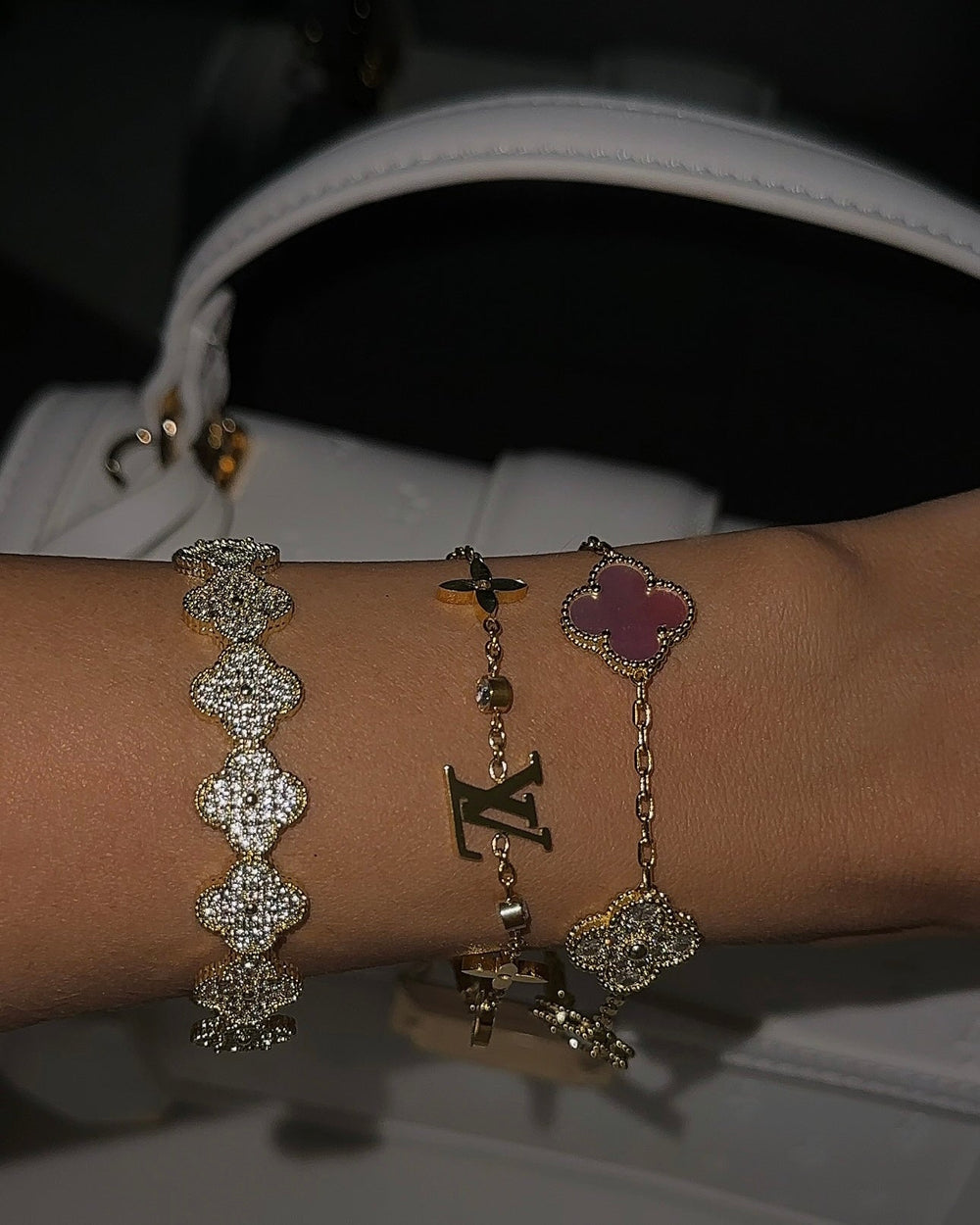 Glänzendes Goldenes Armband
