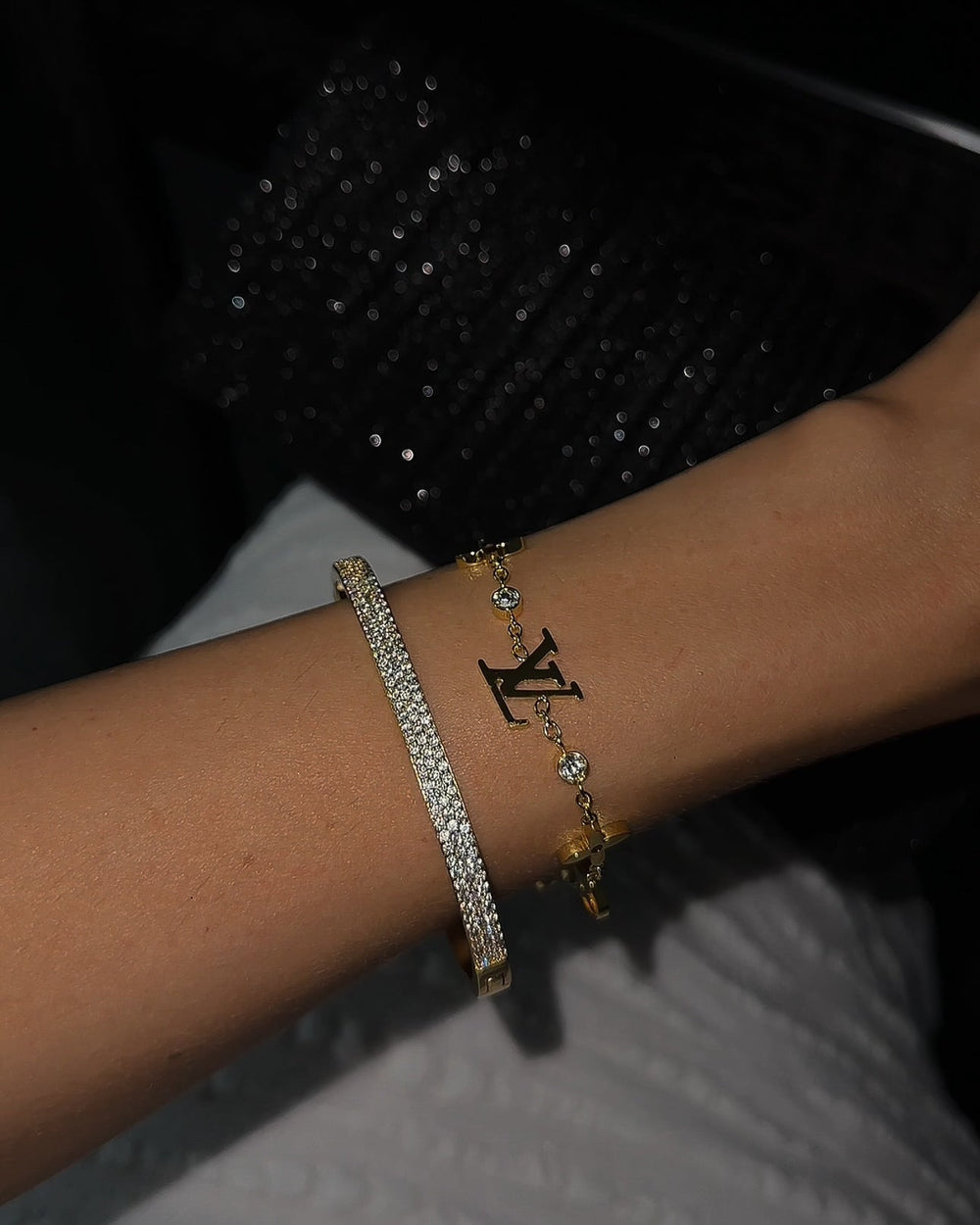Glänzendes Goldenes Armband