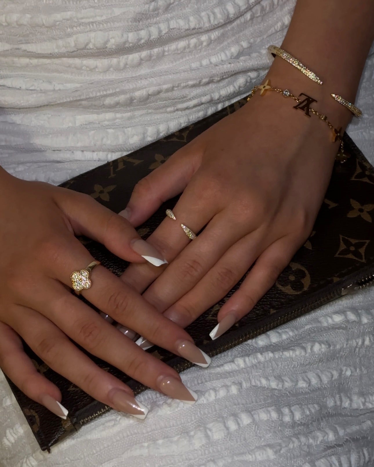 Glänzendes Goldenes Armband